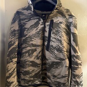 Nike Men's Gray and Black Camo Performance Jacket